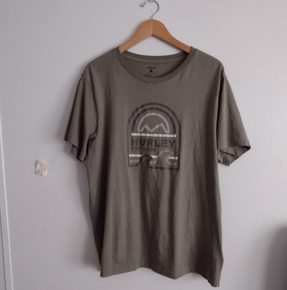 hurley large short sleeve men's graphic tshirt in green